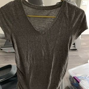 Liz Lange Maternity Gray V neck Tee